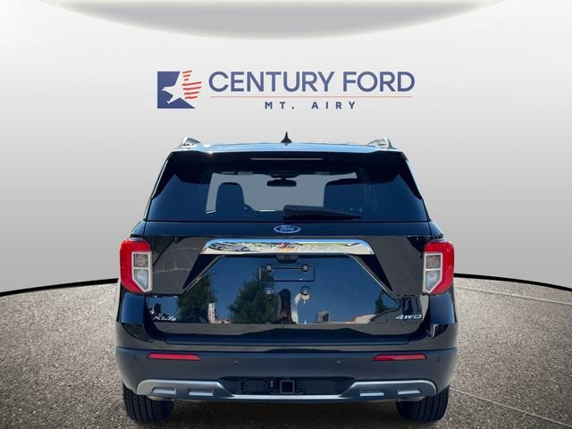 Certified 2023 Ford Explorer XLT w/ Equipment Group 202A AWD/4WD image 3