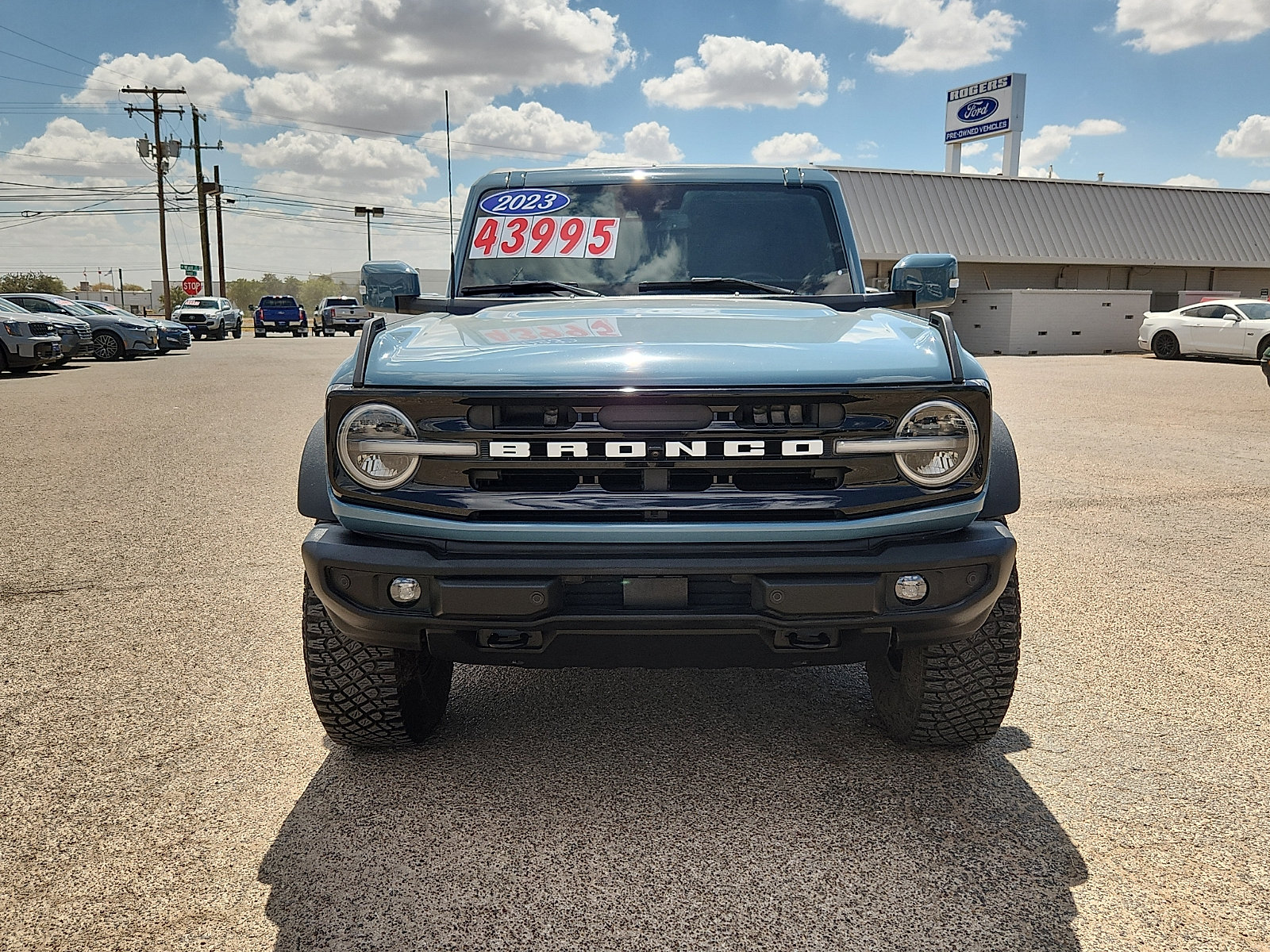 Certified 2023 Ford Bronco Outer Banks w/ Sasquatch Package AWD/4WD image 2