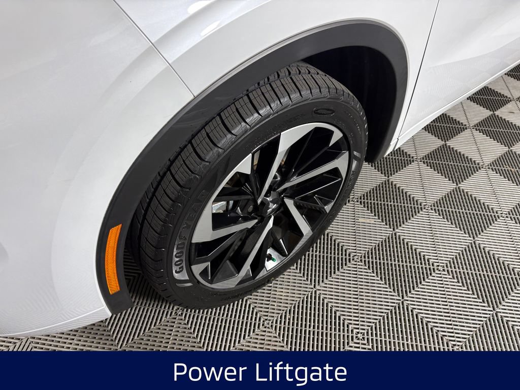 Used 2023 Mitsubishi Outlander SEL FWD image 9