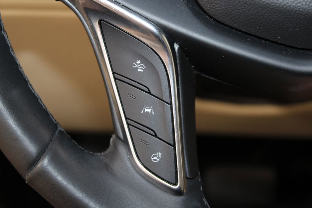 Used 2018 Cadillac XT5 Premium Luxury FWD image 37