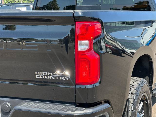 Used 2024 Chevrolet Silverado 1500 High Country w/ Technology Package AWD/4WD image 24