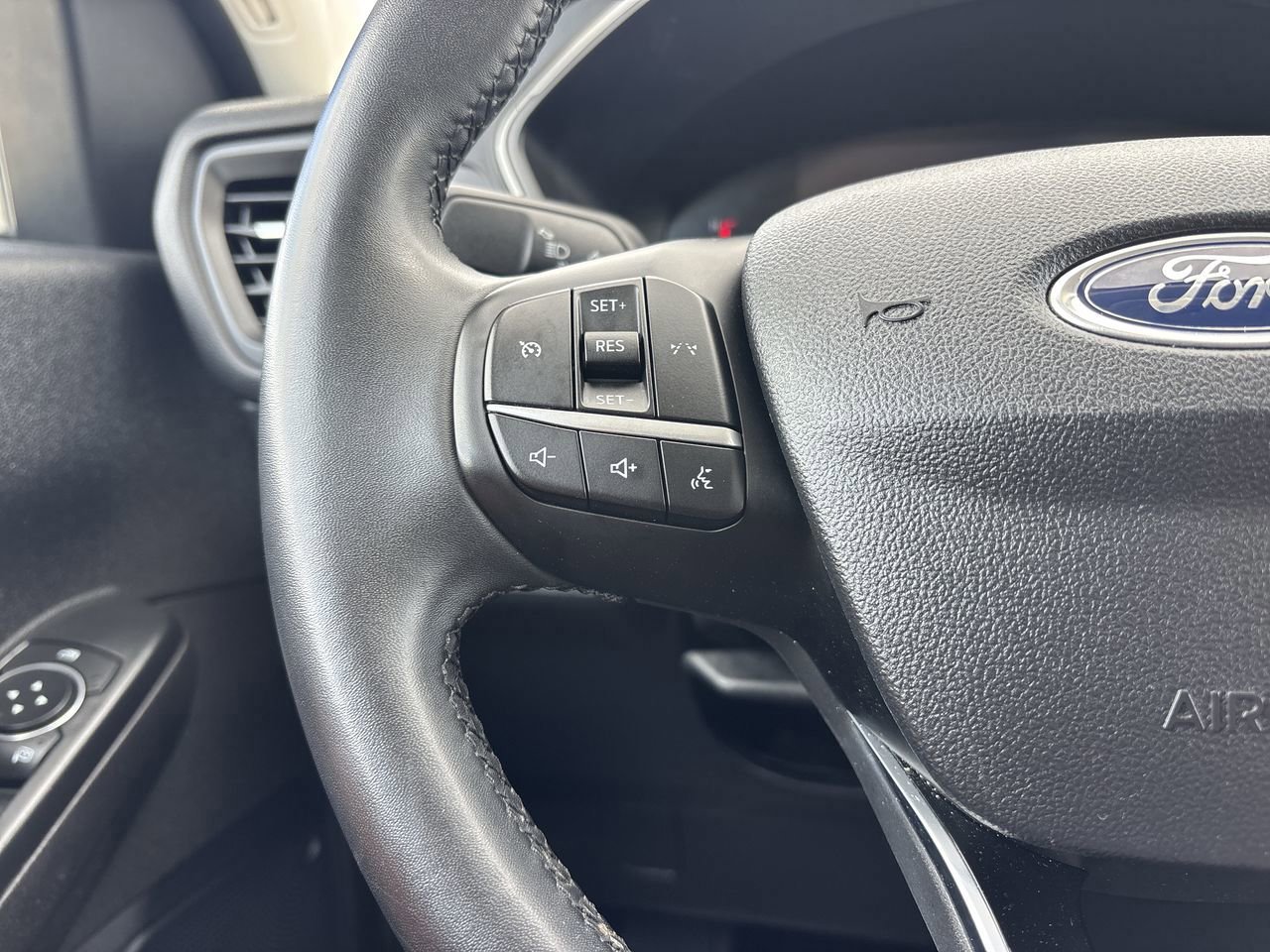 Certified 2024 Ford Escape Active FWD image 32