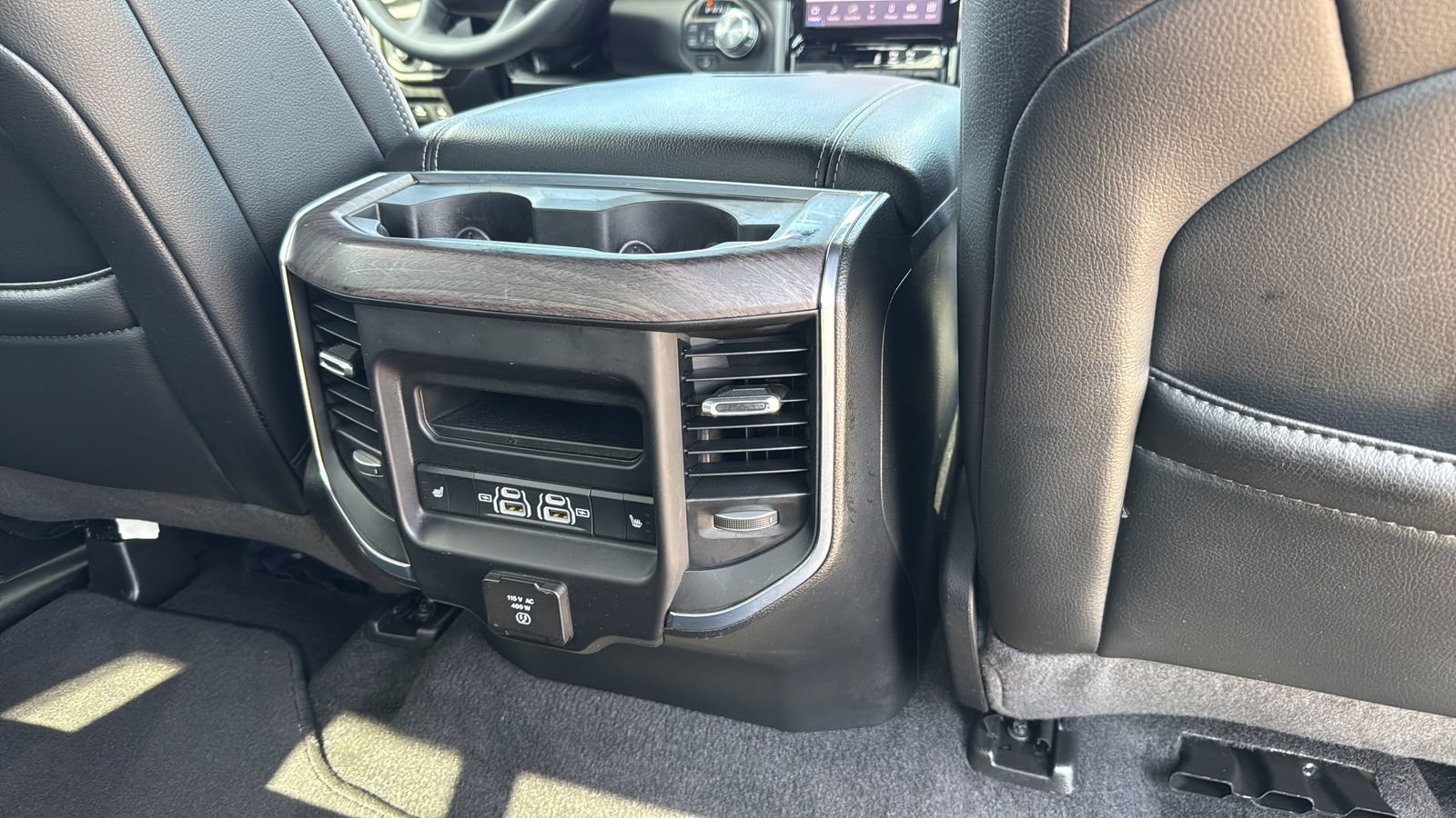 Used 2025 RAM 1500 Laramie AWD/4WD image 27