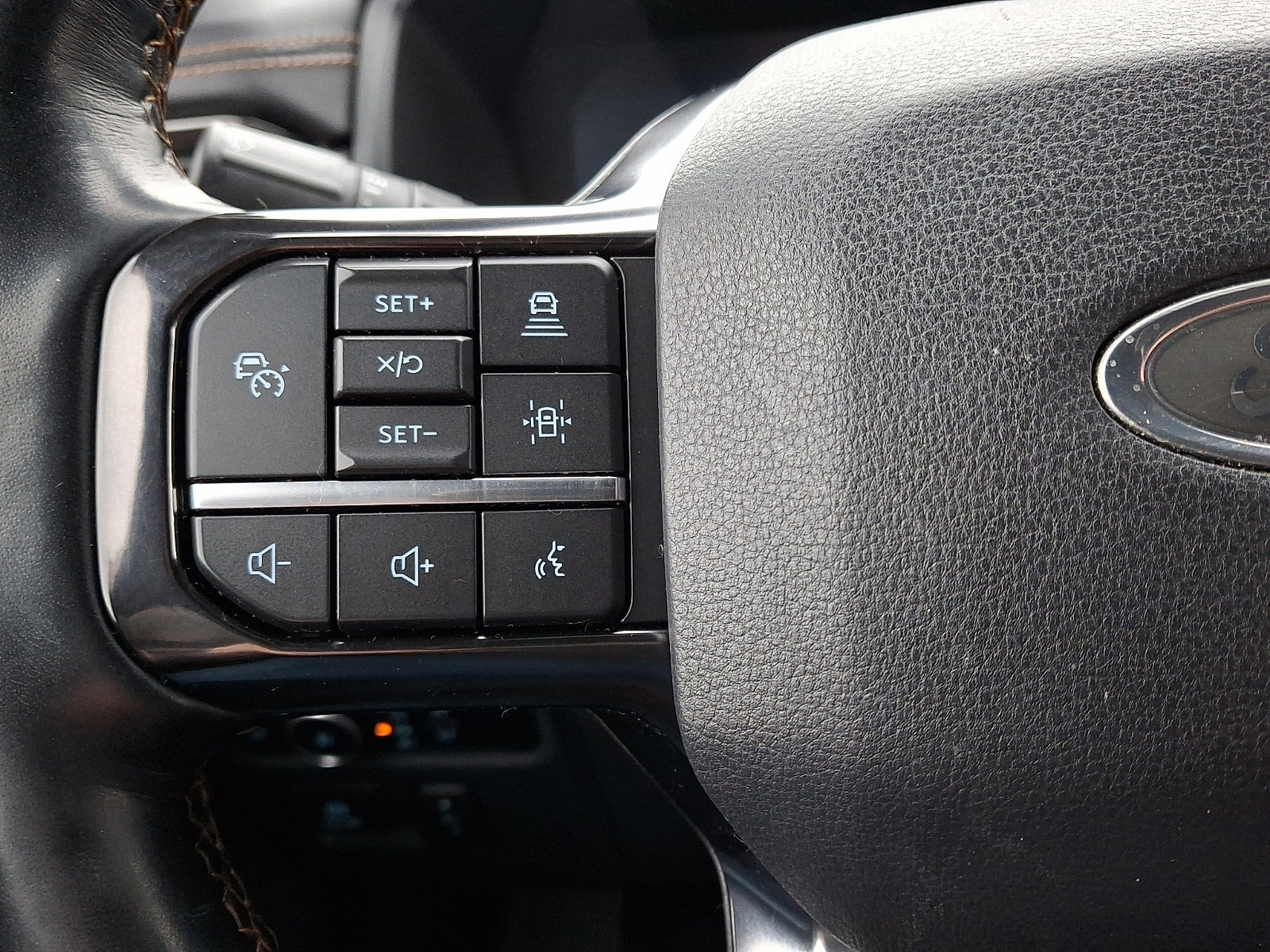 Certified 2023 Ford Expedition Platinum image 22