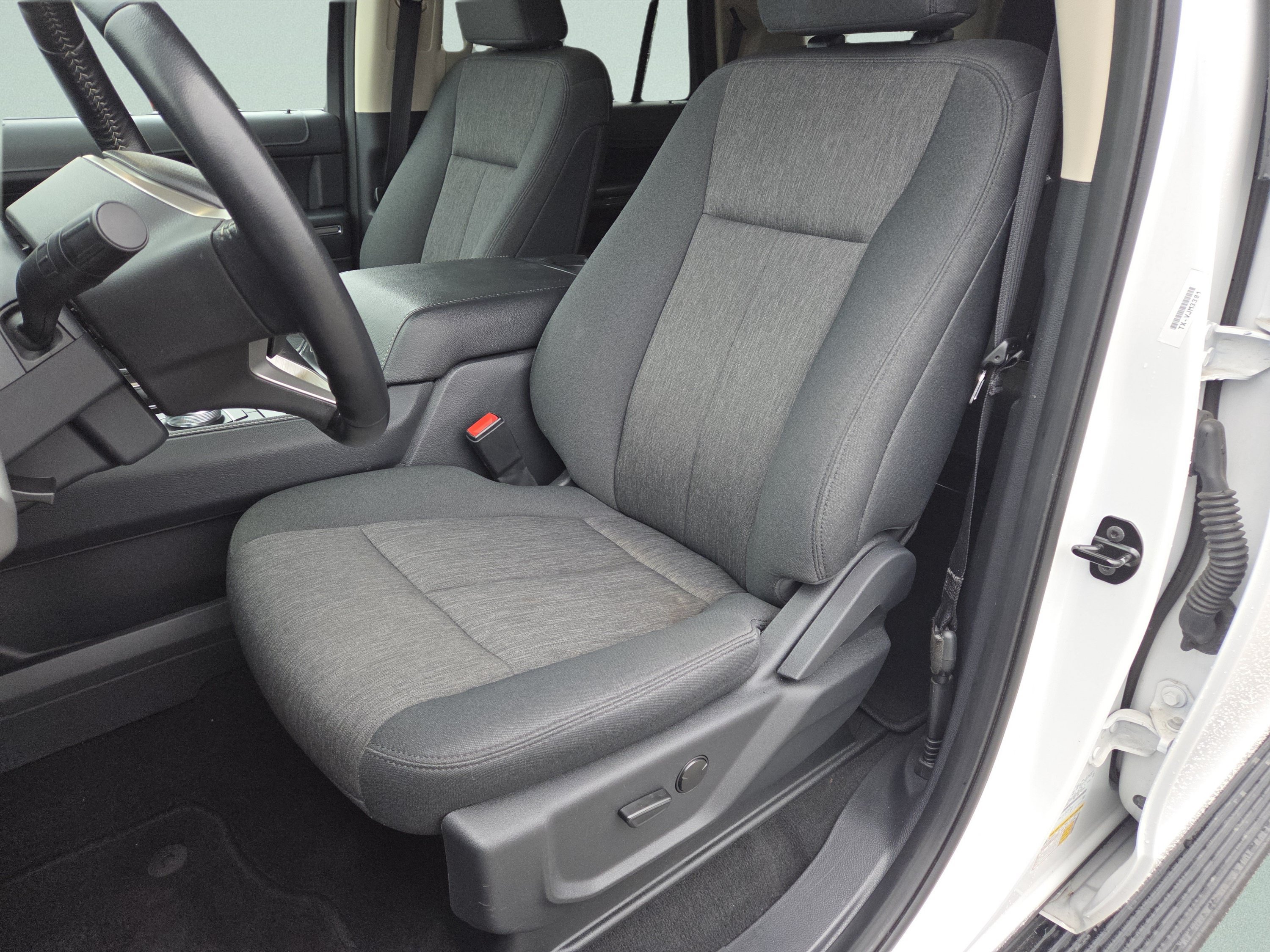 Certified 2024 Ford Expedition XLT AWD/4WD image 6