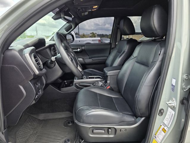 Used 2023 Toyota Tacoma TRD Off-Road w/ TRD Premium Off Road Package AWD/4WD image 12