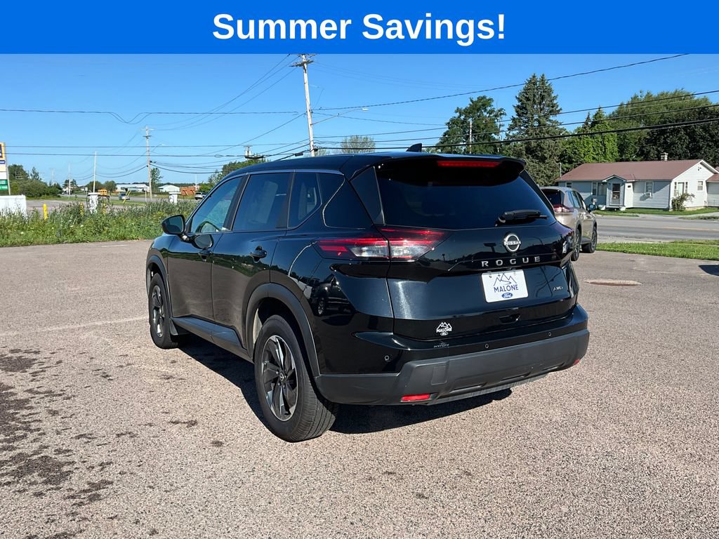 Used 2025 Nissan Rogue SV AWD/4WD image 5