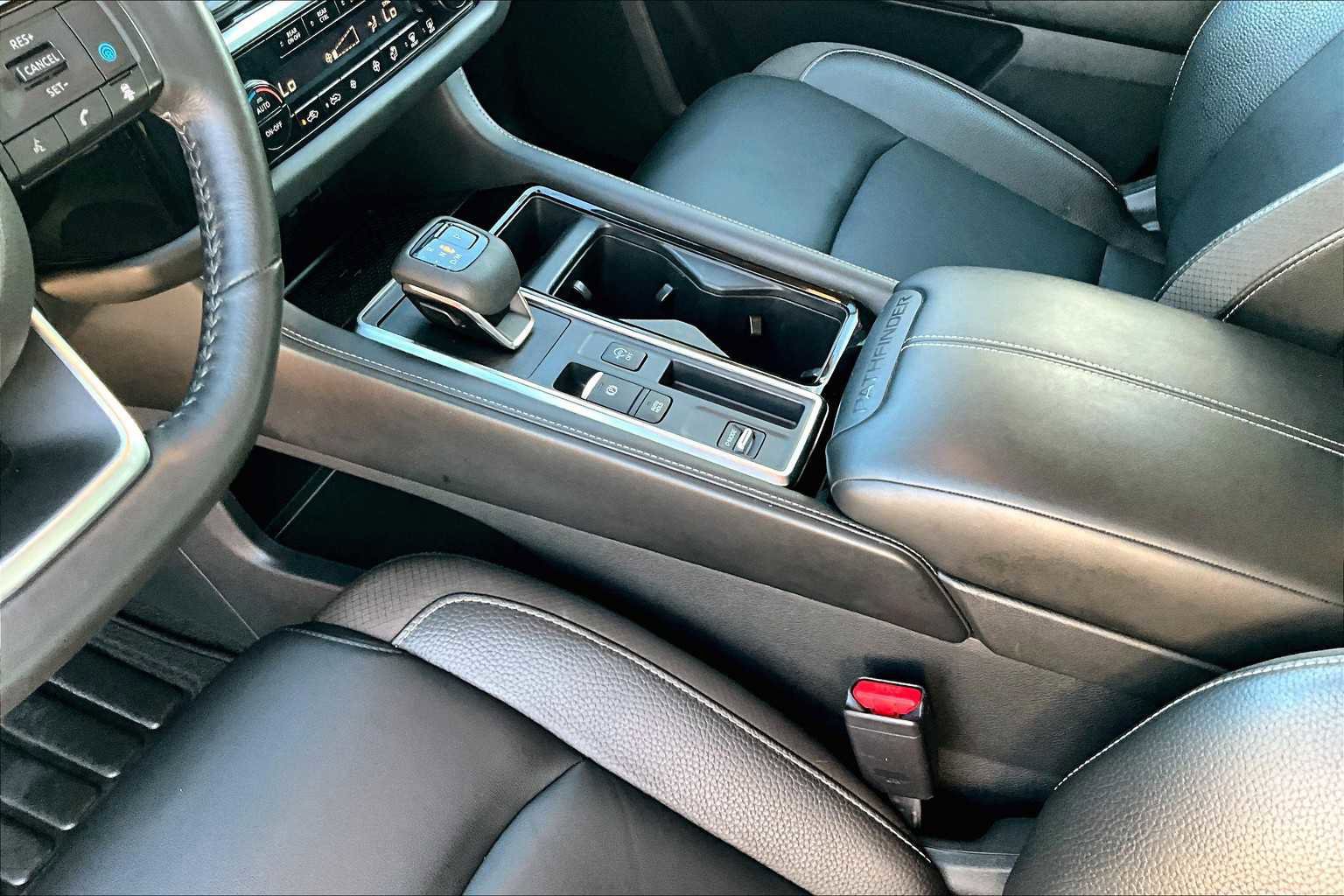 Used 2023 Nissan Pathfinder SL w/ SL Premium Package image 16