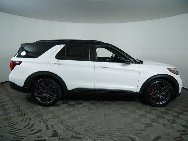 Certified 2025 Ford Explorer ST AWD/4WD image 10