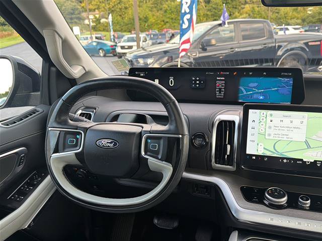 Certified 2025 Ford Expedition Platinum w/ Driver's Package AWD/4WD image 20