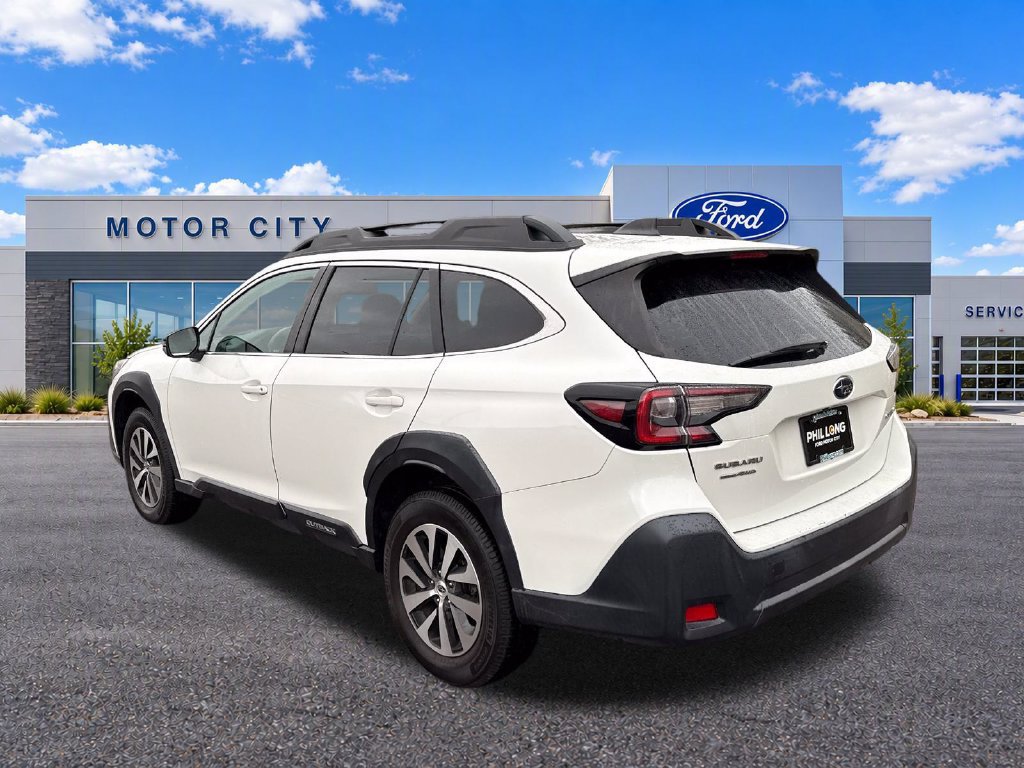 Used 2023 Subaru Outback Premium AWD/4WD image 7