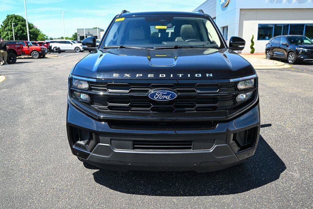 Certified 2025 Ford Expedition Active AWD/4WD image 10