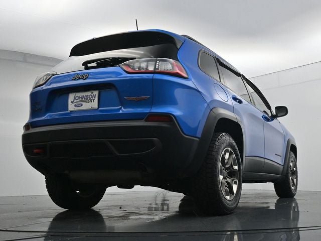 Used 2019 Jeep Cherokee Trailhawk w/ Comfort/Convenience Group AWD/4WD image 34
