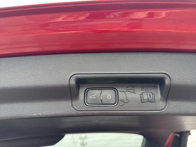 Certified 2024 Ford Explorer XLT w/ Equipment Group 202A AWD/4WD image 7