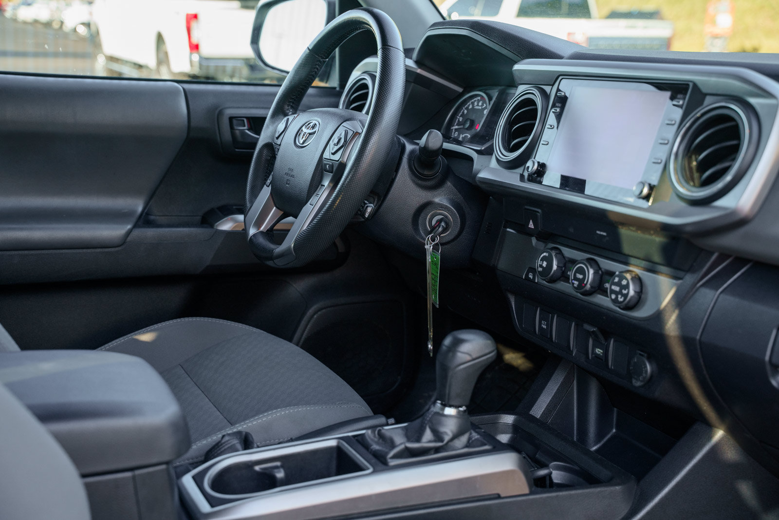 Used 2022 Toyota Tacoma SR5 RWD image 12