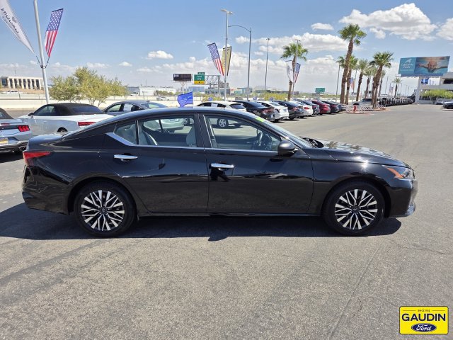 Used 2025 Nissan Altima 2.5 SV FWD image 8