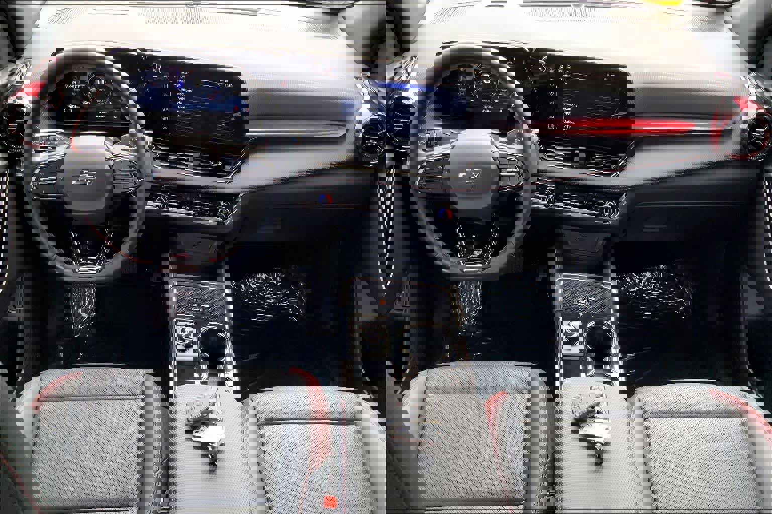 Used 2025 Chevrolet Equinox RS w/ Safety and Technology Package image 13