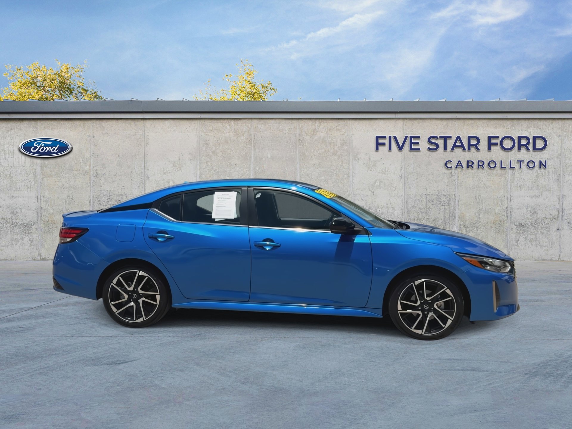Used 2025 Nissan Sentra SR FWD image 9