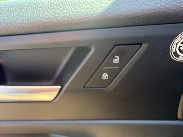 Used 2024 Volkswagen Jetta SE FWD image 18
