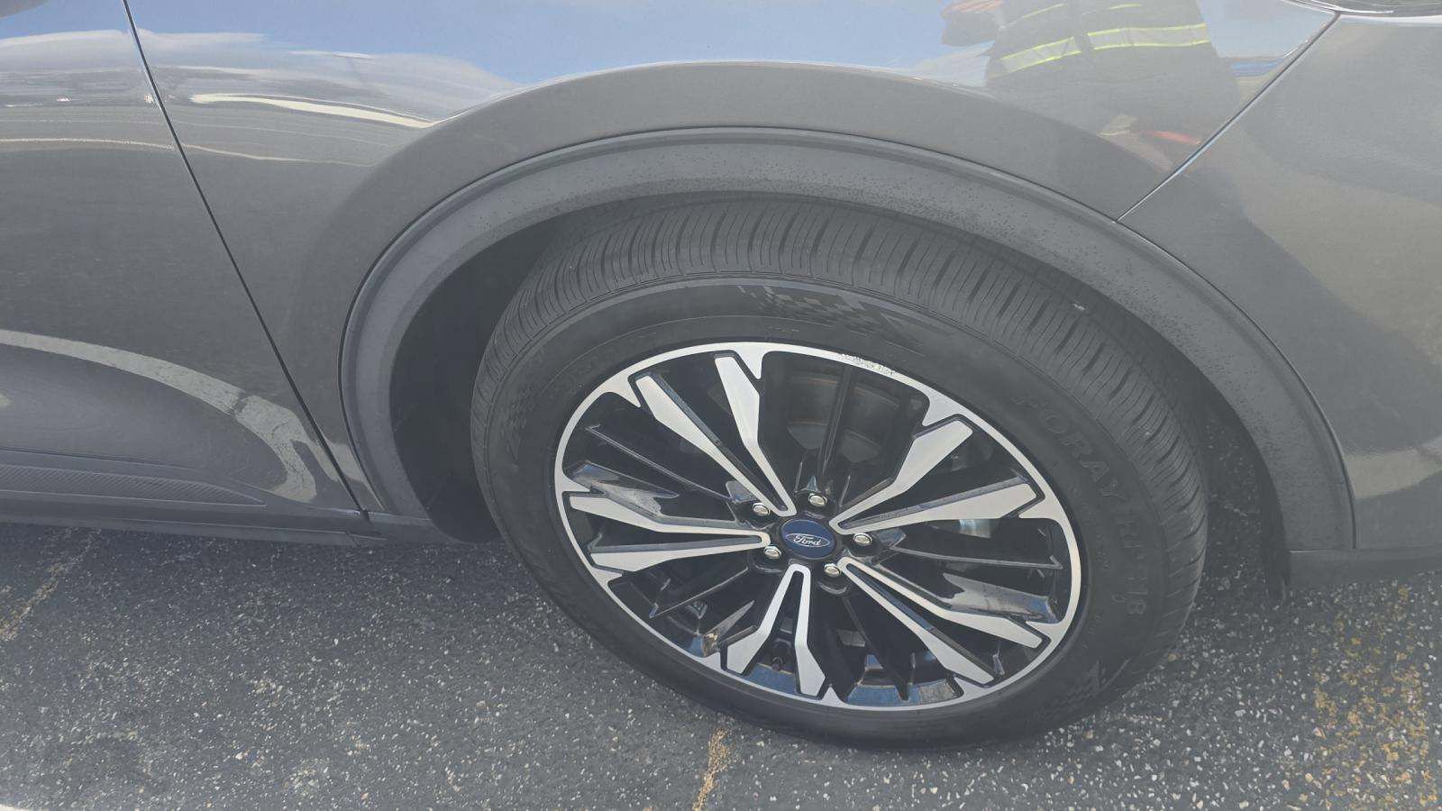 Certified 2021 Ford Escape SE w/ SE Sport Appearance Package FWD image 19