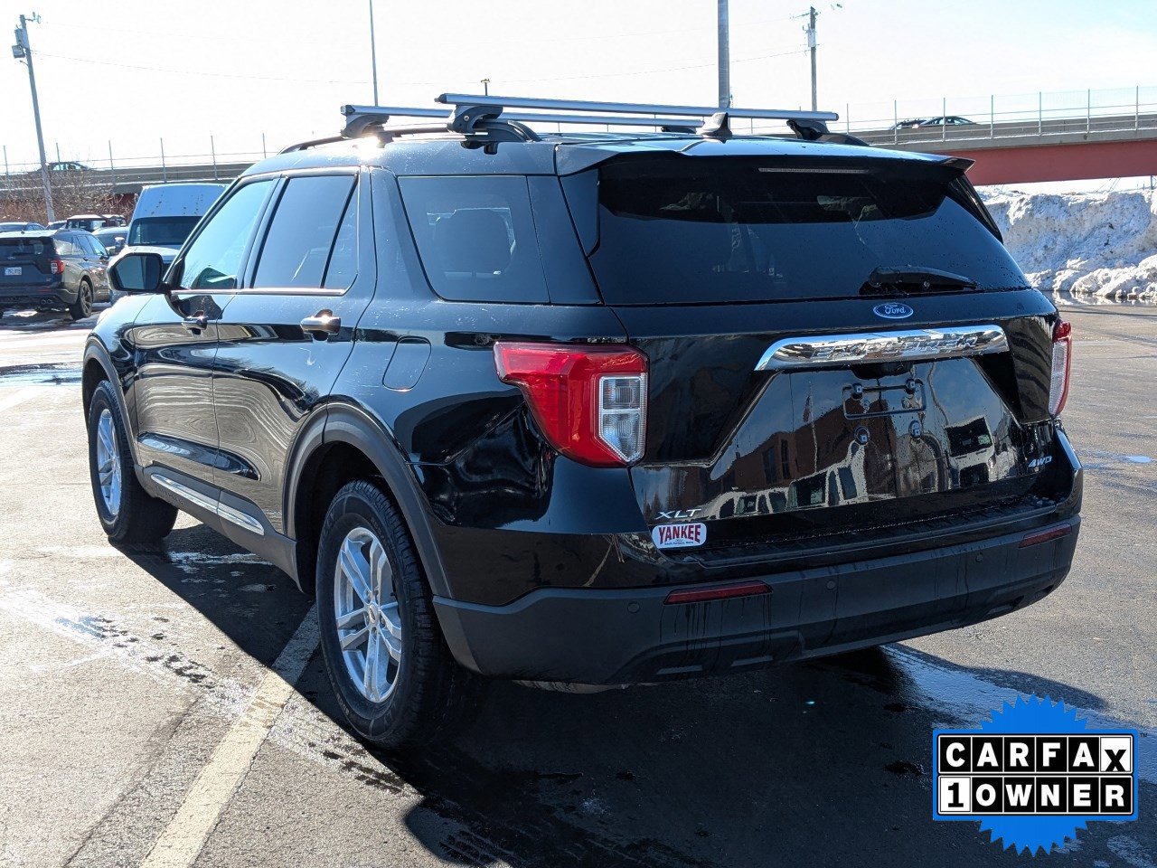 Certified 2023 Ford Explorer XLT image 3
