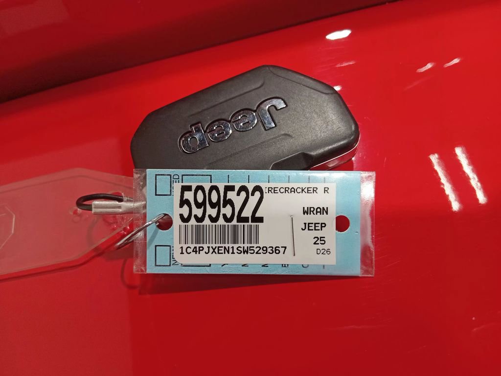 Used 2025 Jeep Wrangler Unlimited Sahara AWD/4WD image 22