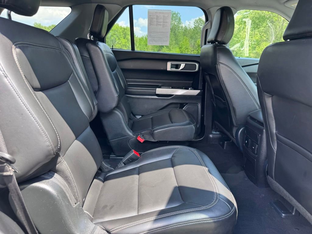 Certified 2022 Ford Explorer XLT w/ Equipment Group 202A AWD/4WD image 15