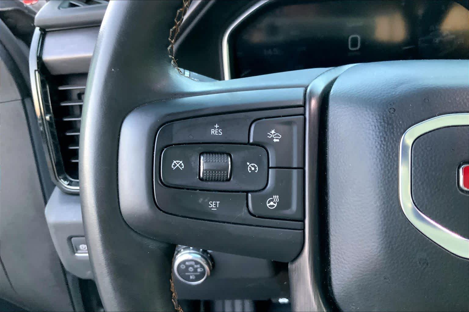 Used 2024 GMC Sierra 2500 AT4 w/ AT4 Premium Plus Package AWD/4WD image 23