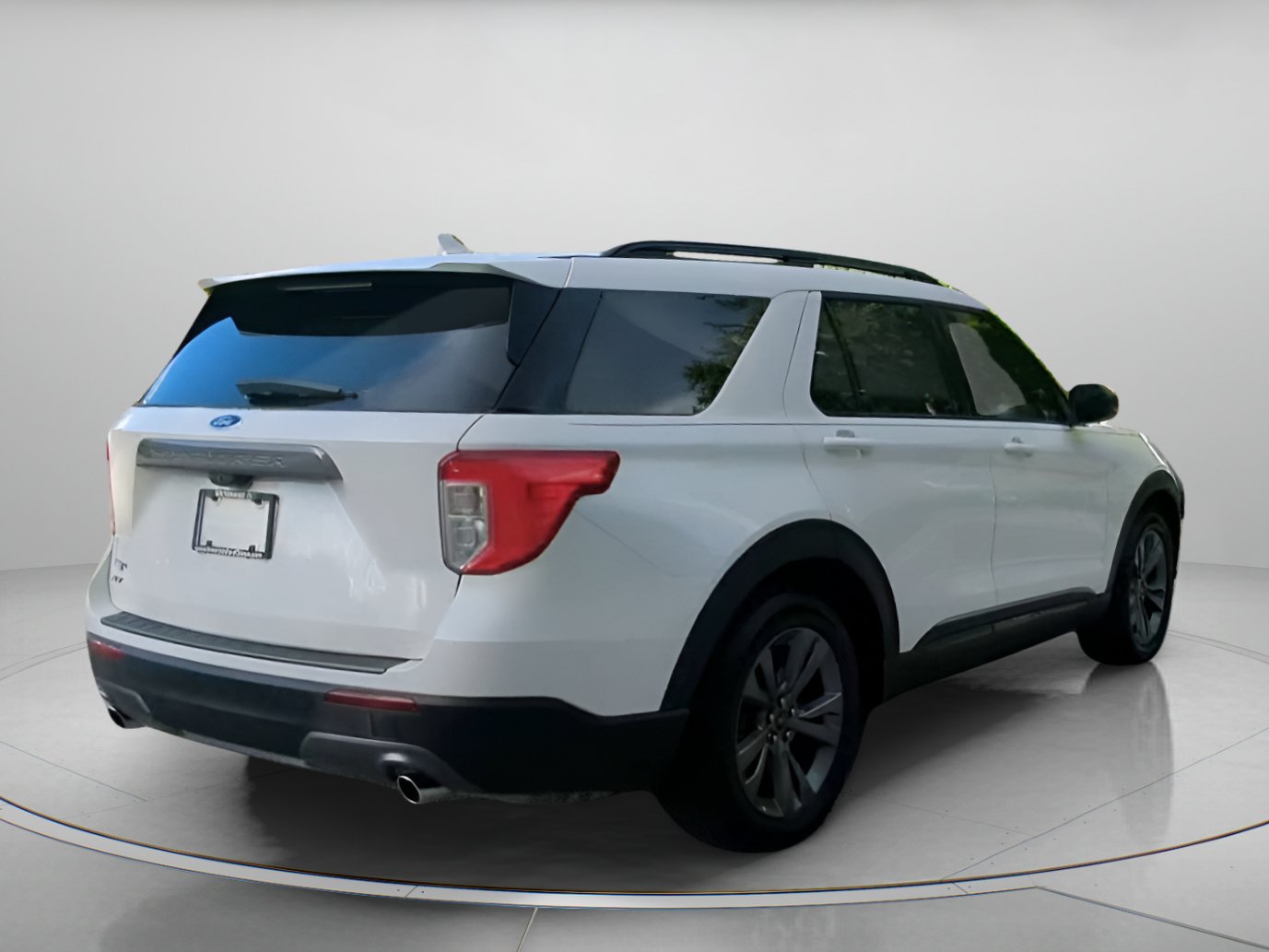 Certified 2022 Ford Explorer XLT w/ Equipment Group 202A RWD image 27