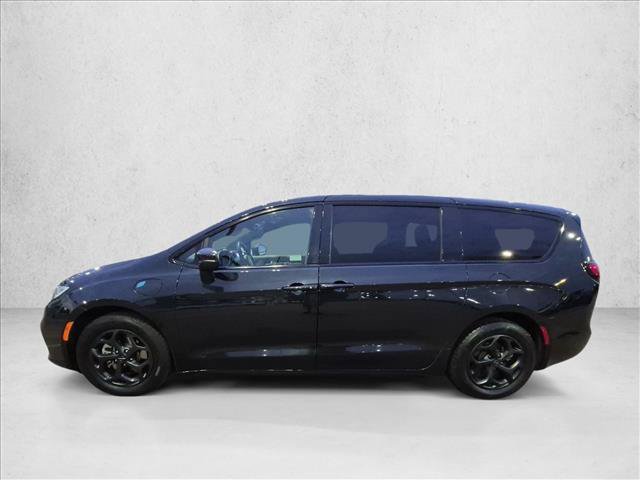 Used 2023 Chrysler Pacifica Touring-L w/ S Appearance Package FWD image 9
