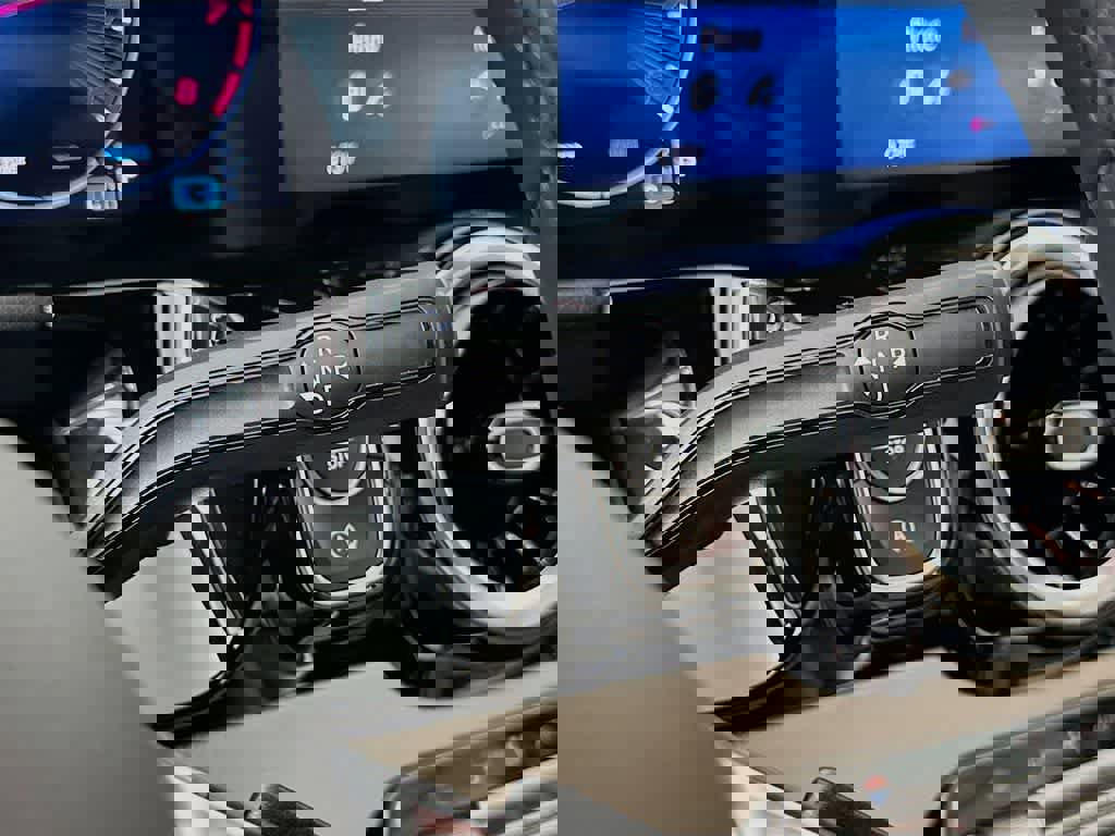 Used 2025 Mercedes-Benz GLA 250 4MATIC image 22