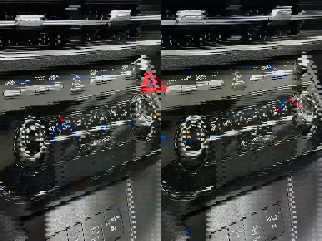 Used 2025 Hyundai Sonata SE FWD image 19