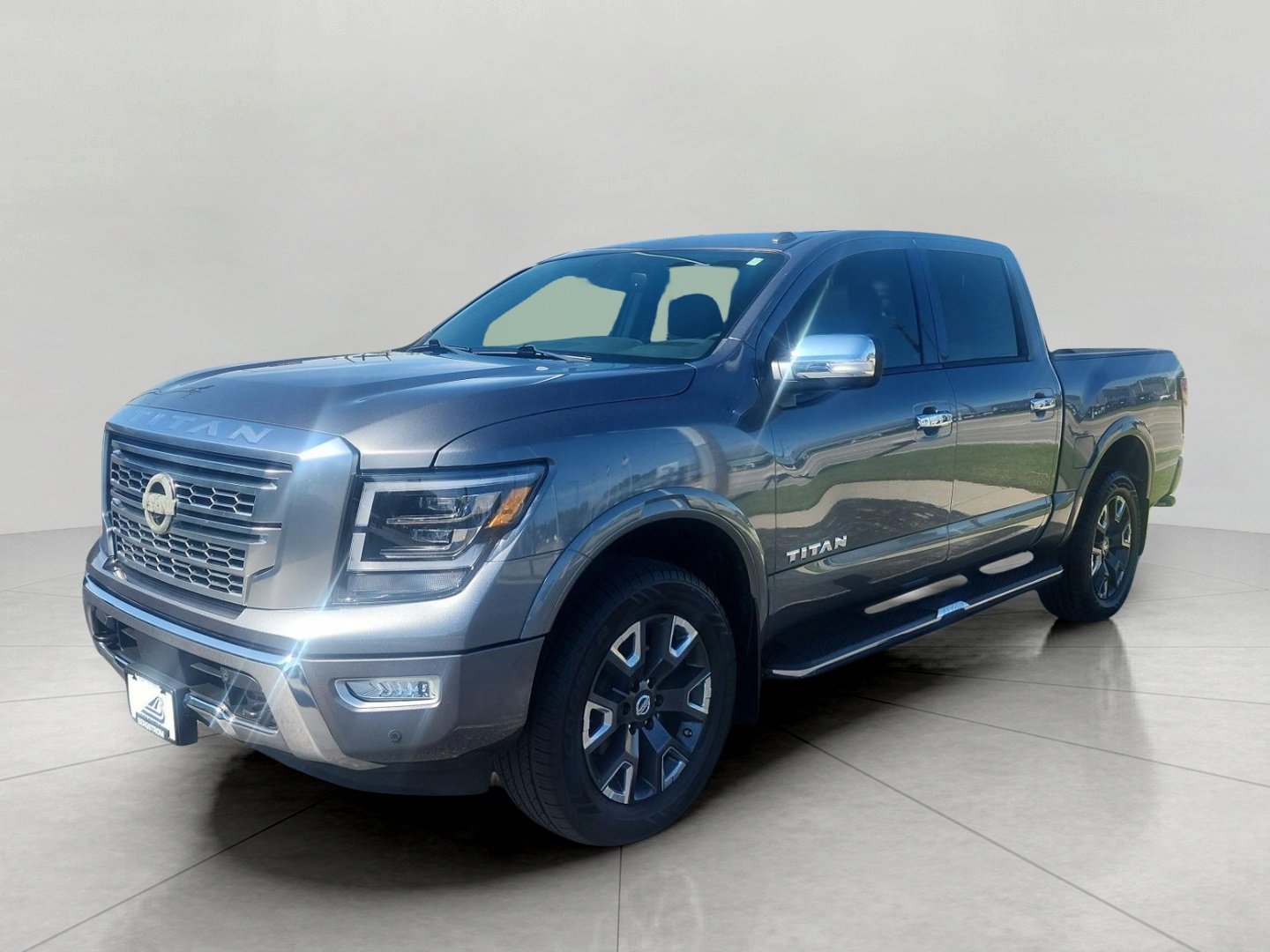 Used 2021 Nissan Titan Platinum Reserve w/ Moonroof Package AWD/4WD image 2