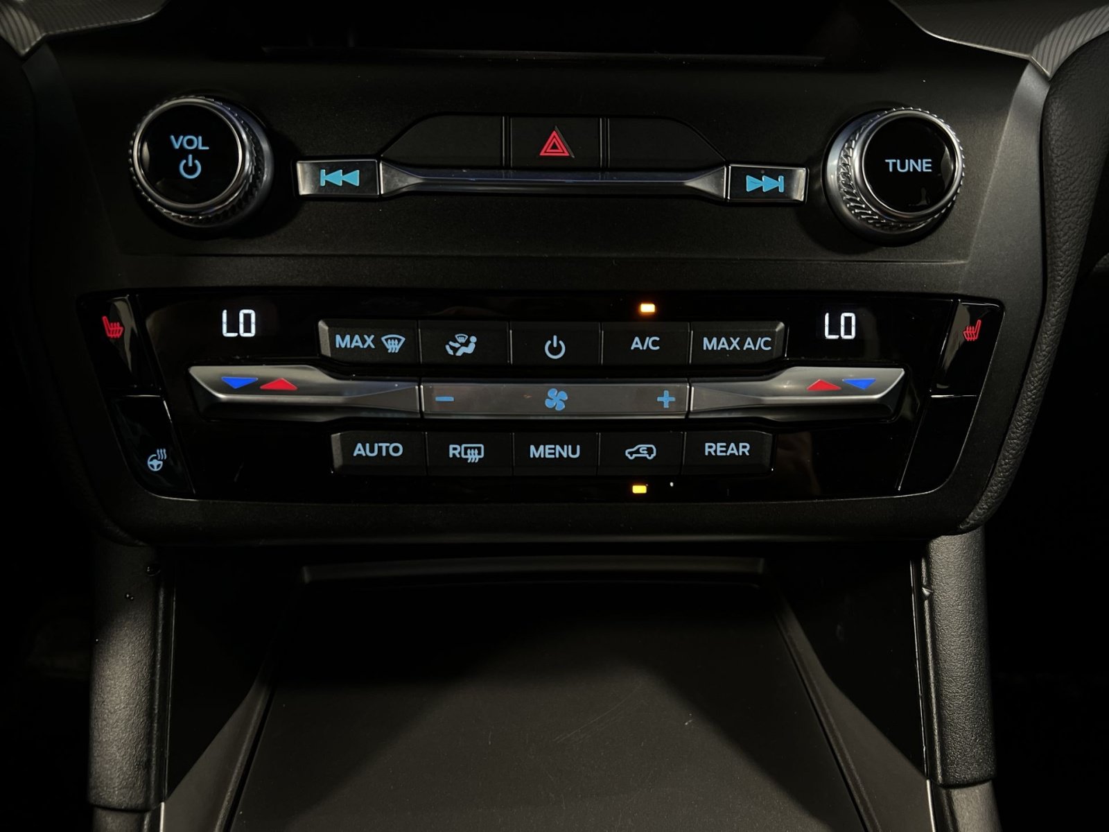 Certified 2020 Ford Explorer XLT w/ Comfort Package AWD/4WD image 20