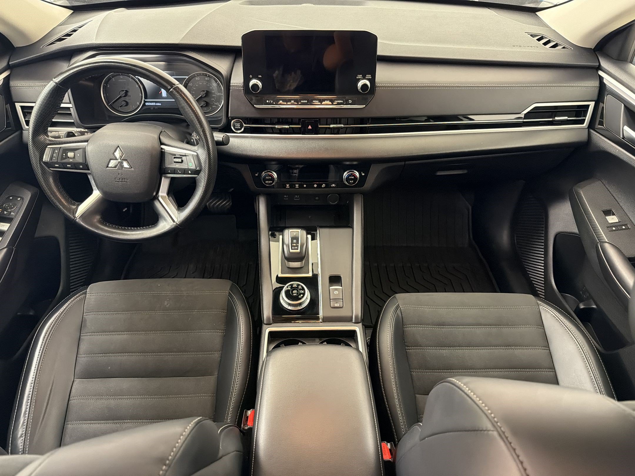 Used 2024 Mitsubishi Outlander SE FWD image 16