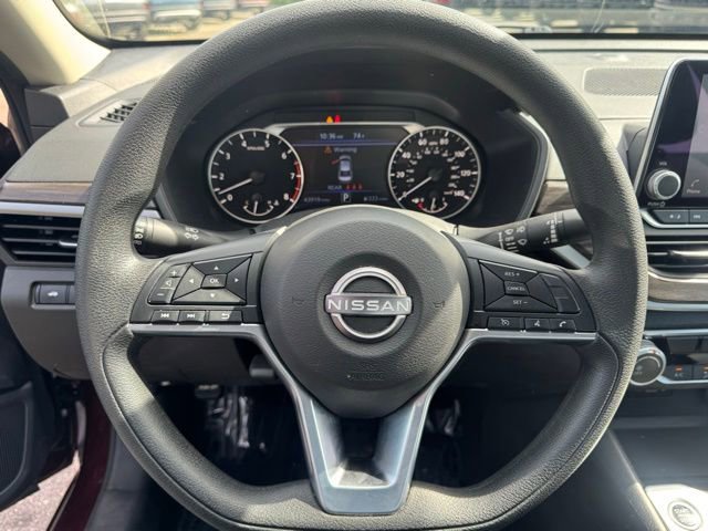 Used 2025 Nissan Altima 2.5 SV FWD image 18