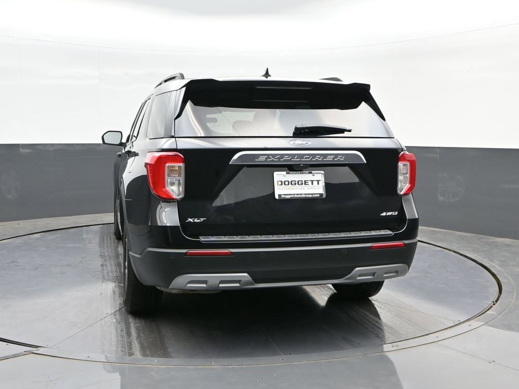 Certified 2023 Ford Explorer XLT w/ Equipment Group 202A AWD/4WD image 8