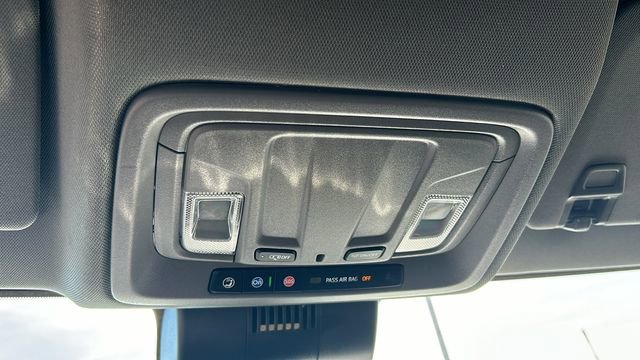 Used 2025 Chevrolet Silverado 2500 LT w/ Convenience Package image 22