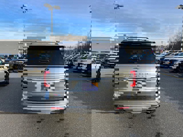 Certified 2024 Ford Expedition Limited image 4