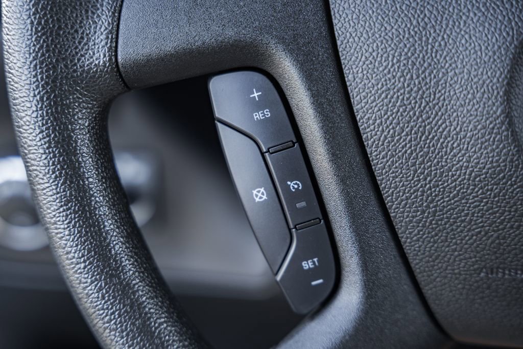 Used 2023 GMC Savana 2500 image 32