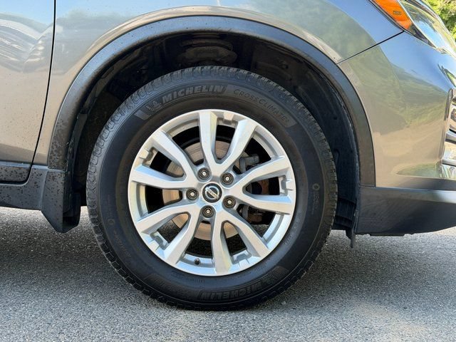 Used 2017 Nissan Rogue SV w/ SV Premium Package AWD/4WD image 28