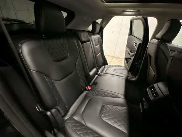 Certified 2024 Ford Edge Titanium w/ Equipment Group 301A AWD/4WD image 26