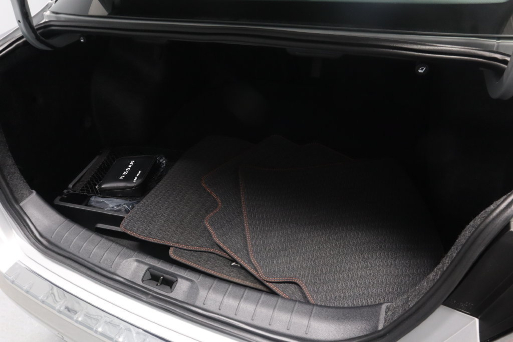 Used 2023 Nissan Altima 2.5 SR w/ SR Premium Package FWD image 10