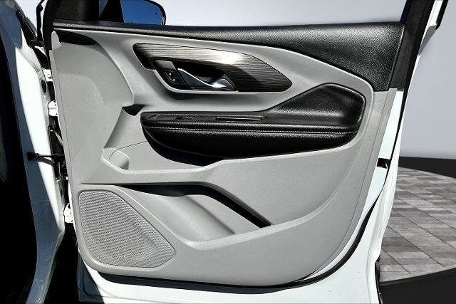 Used 2023 GMC Terrain SLE w/ Driver Convenience Package image 27