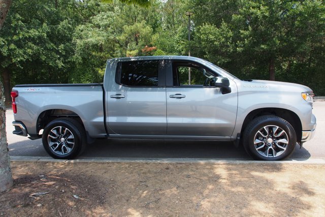 Used 2023 Chevrolet Silverado 1500 LT AWD/4WD image 9