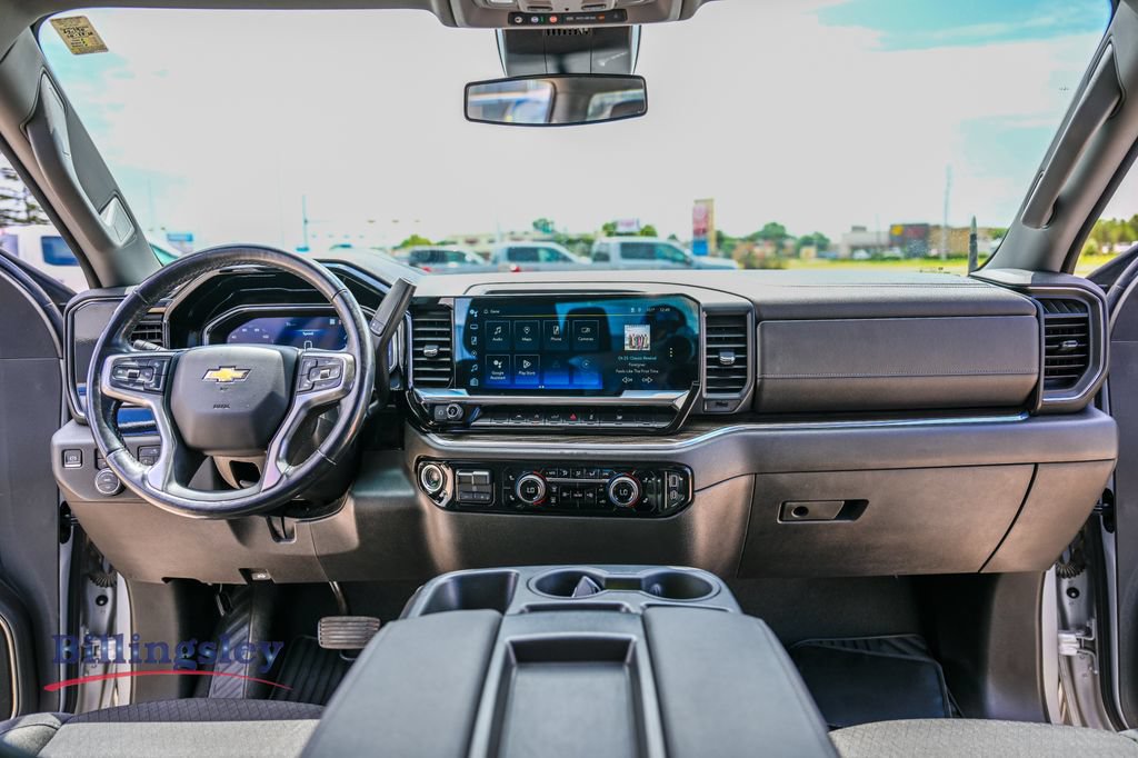 Used 2022 Chevrolet Silverado 1500 LT AWD/4WD image 13