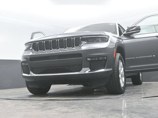 Used 2023 Jeep Grand Cherokee L Limited AWD/4WD image 32