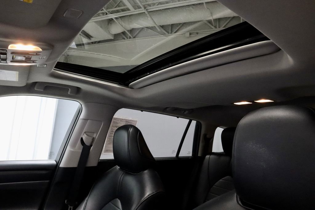 Used 2023 Toyota Highlander XLE AWD/4WD image 34