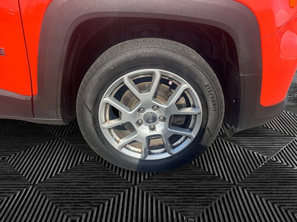 Used 2020 Jeep Renegade Latitude w/ Popular Equipment Group image 14