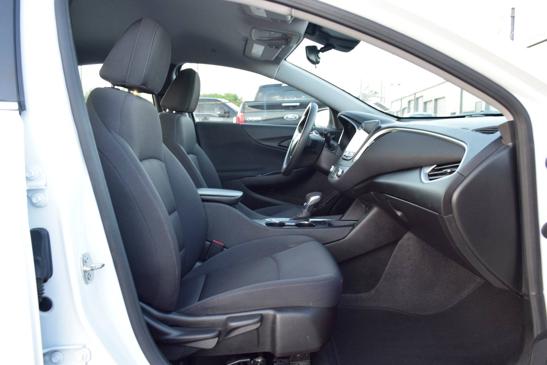 Used 2024 Chevrolet Malibu LT image 23